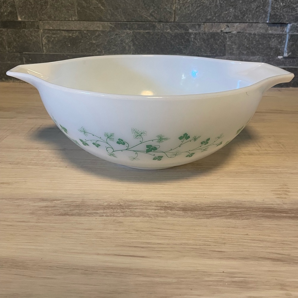 Vintage Pyrex Bowl
